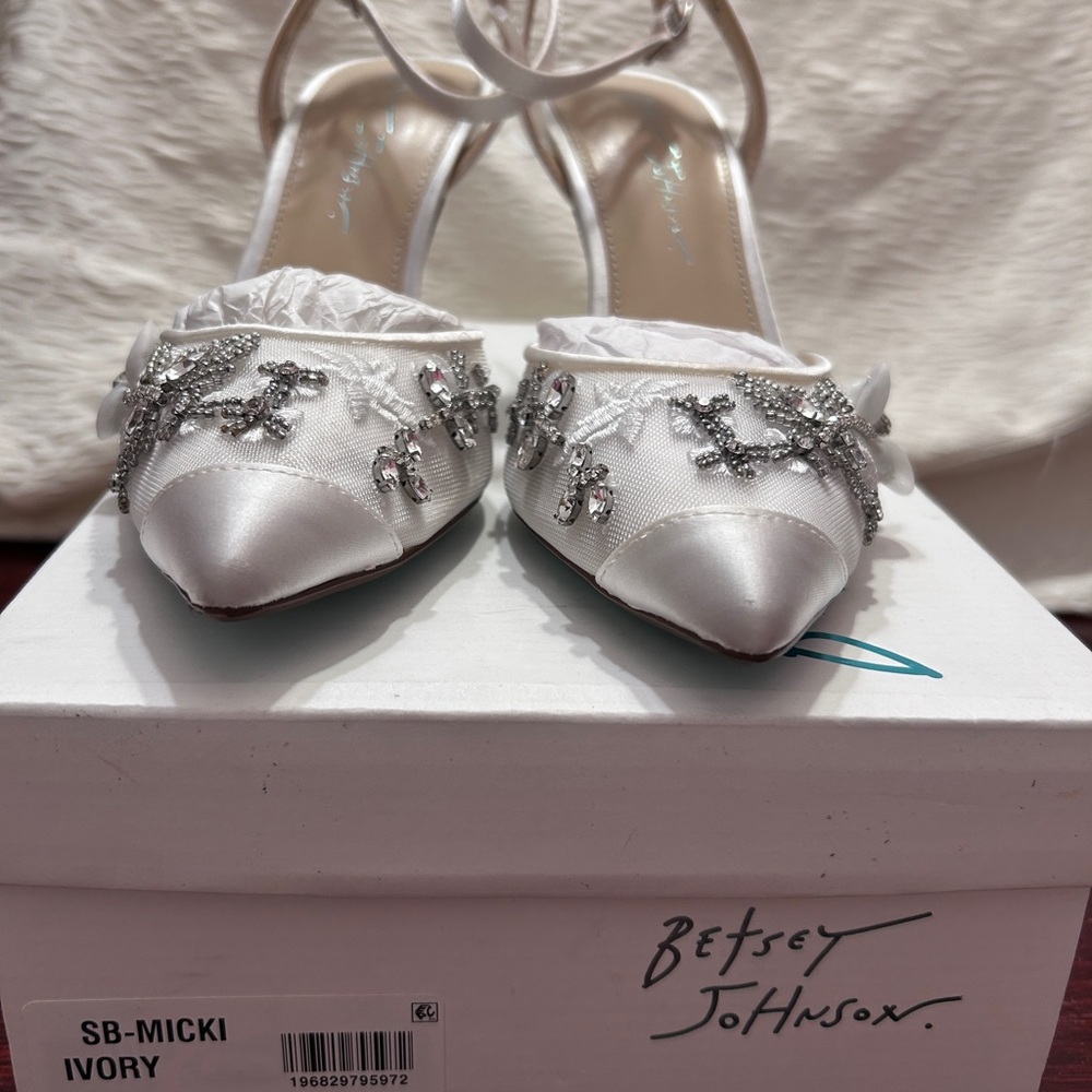 Betsey Johnson Dressy White Heels - Picture 10 of 10